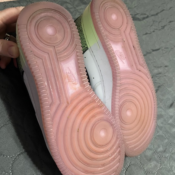 Nike Air Force 1 - Picture 3 of 4